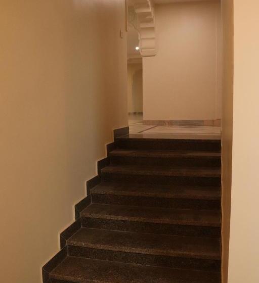 فندق Anandit International