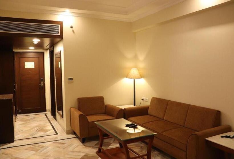 فندق Anandit International