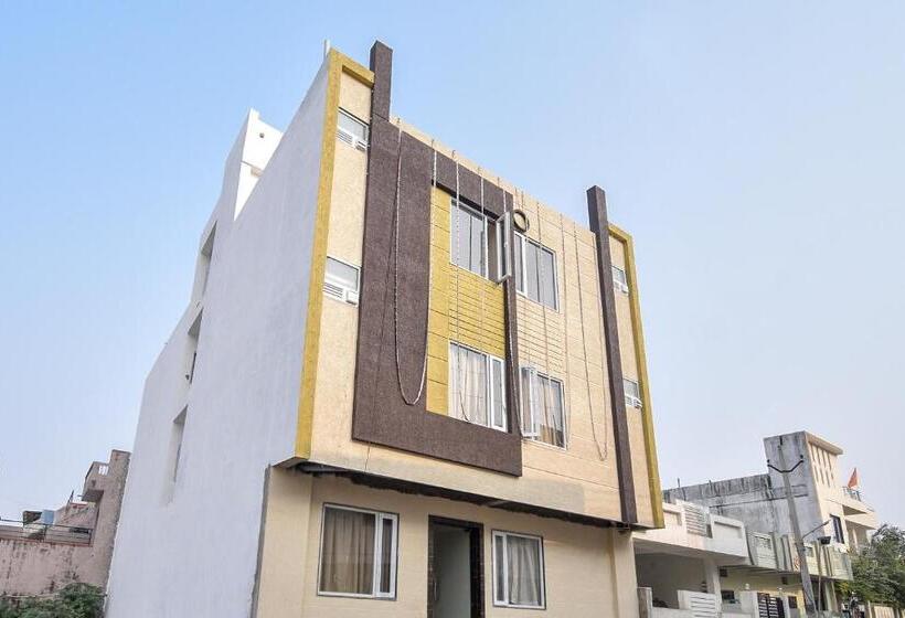 فندق Oyo Tulshi Residency