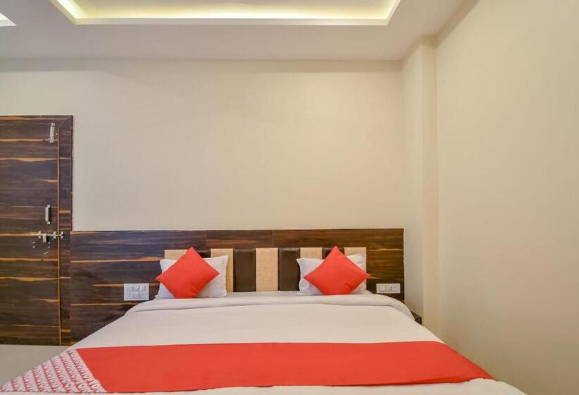 فندق Oyo Tulshi Residency