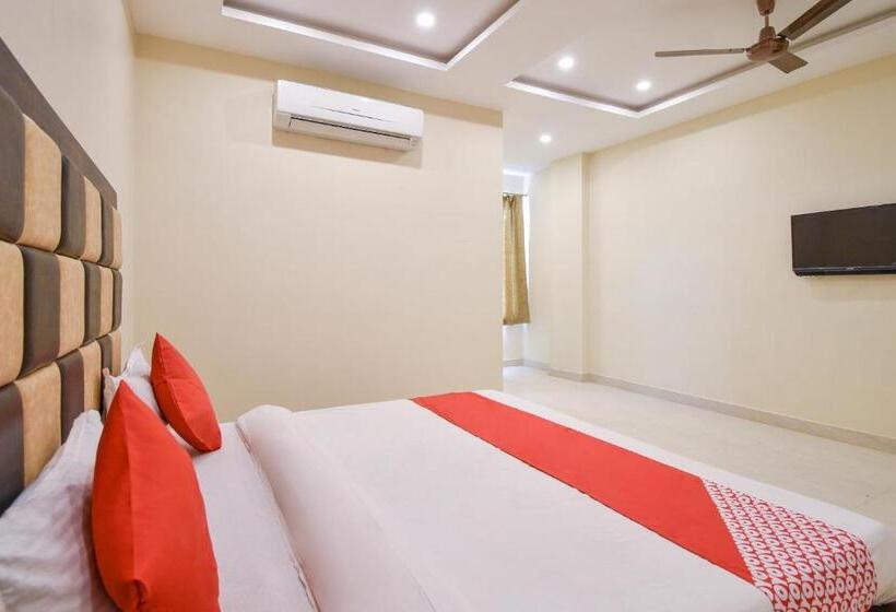 فندق Oyo Tulshi Residency
