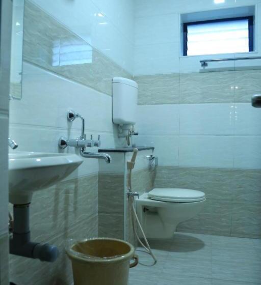 هتل Sabareesh Plaza