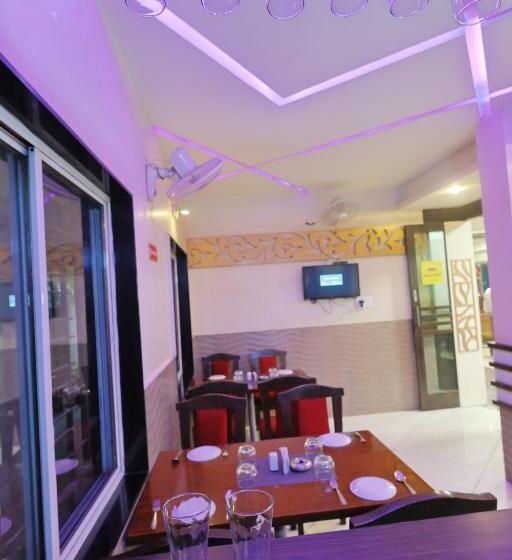 فندق Sharveen Classic Inn