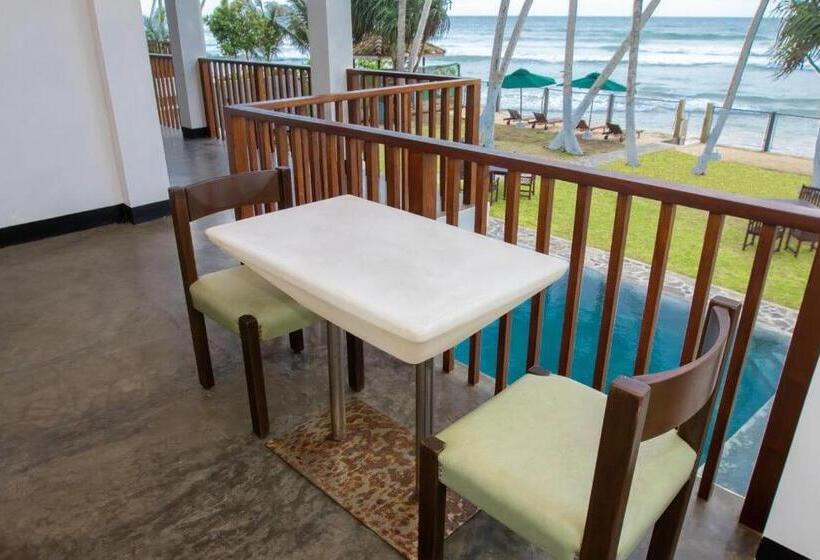 ホテル Shavara Beach