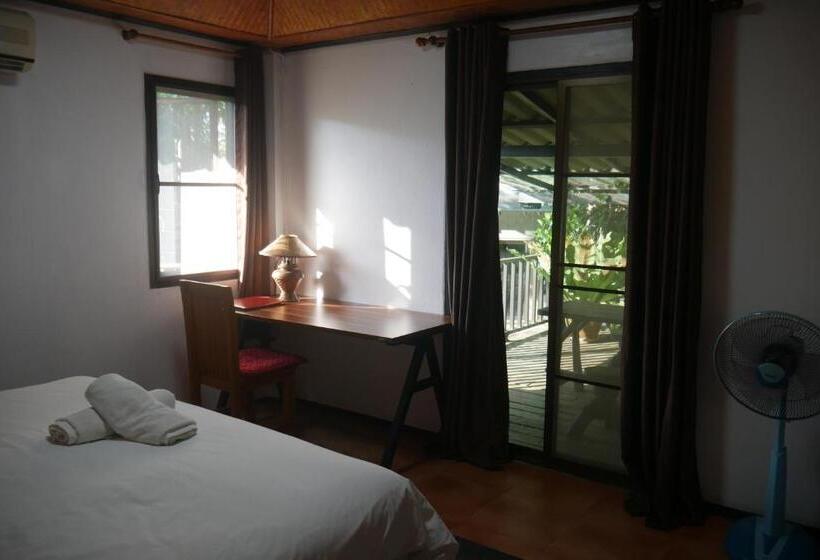 پانسیون Big Elk Steak House   Homestay