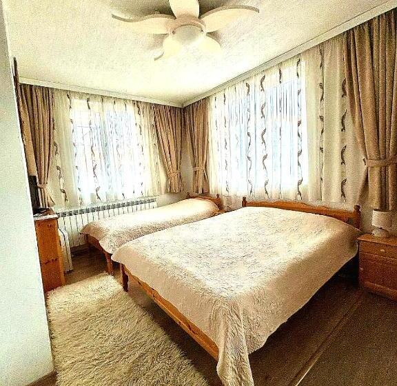 ペンション Guest House Meraklii