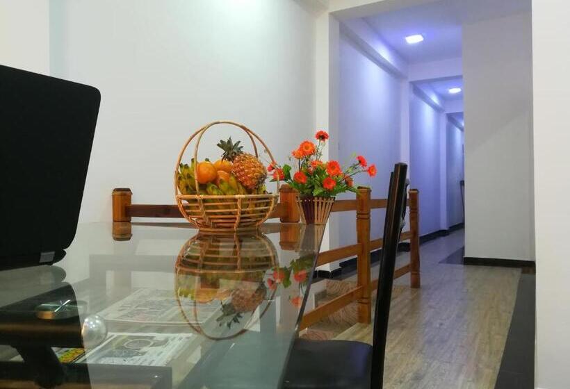 بنسيون The Peak Residence