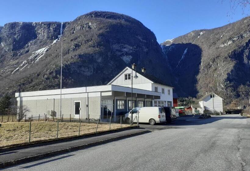 리조트 Adventure Hotel & Guesthouse Eidfjord New