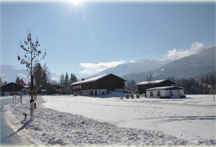 Общежитие Berghütte Burgweghof Jugendgästehaus