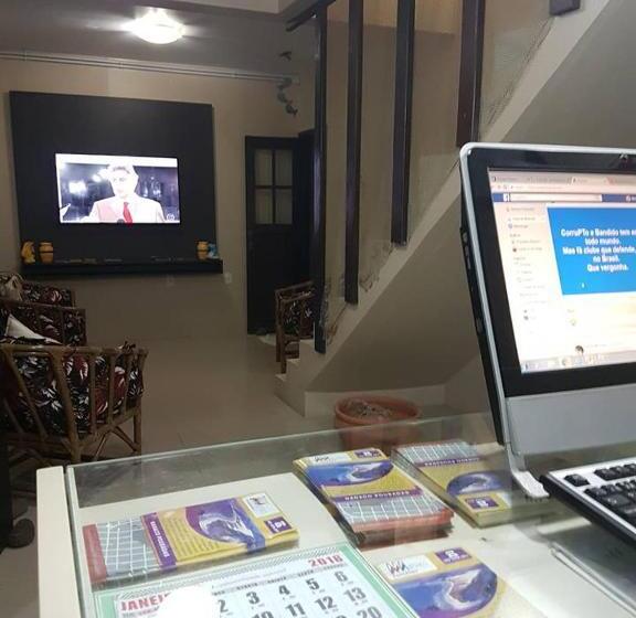 هاستل Pousada Nanaco