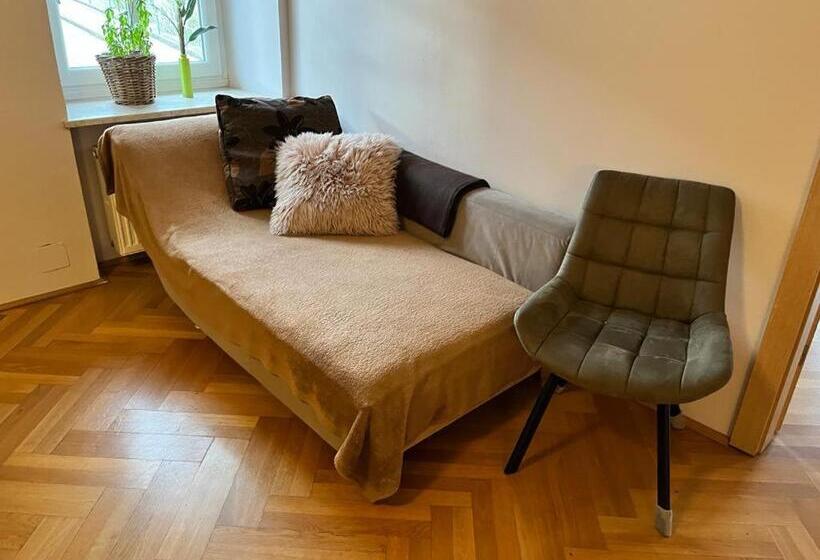 فندق صغير Taferne In Köstendorf   Ferienwohnung Monteurzimmer