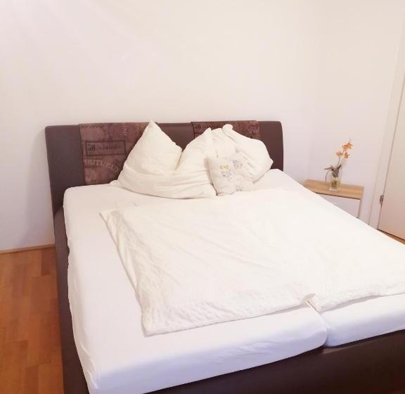 فندق صغير Taferne In Köstendorf   Ferienwohnung Monteurzimmer