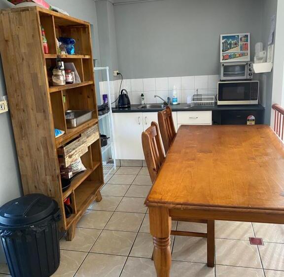 צימר Arrival Lodge Hostel Accommodation