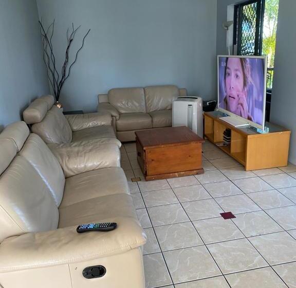 צימר Arrival Lodge Hostel Accommodation