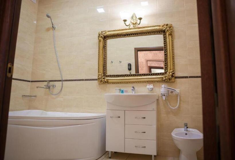 فندق Astoria