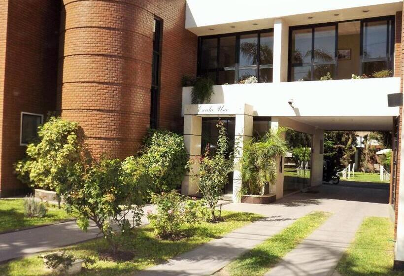 فندق Escala Uno