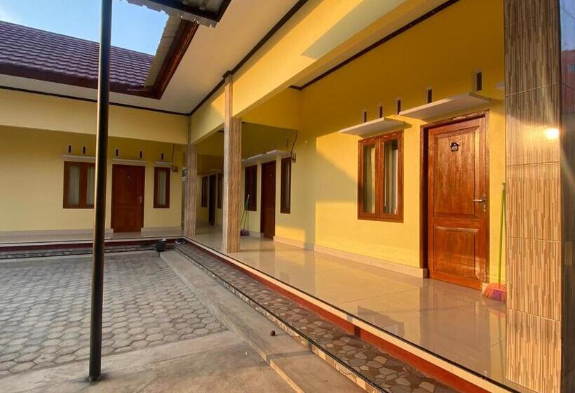 酒店 Oyo Life 93255 Kosan Teratai Jaya