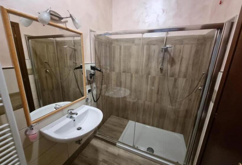 فندق Ristorante Da Valerio