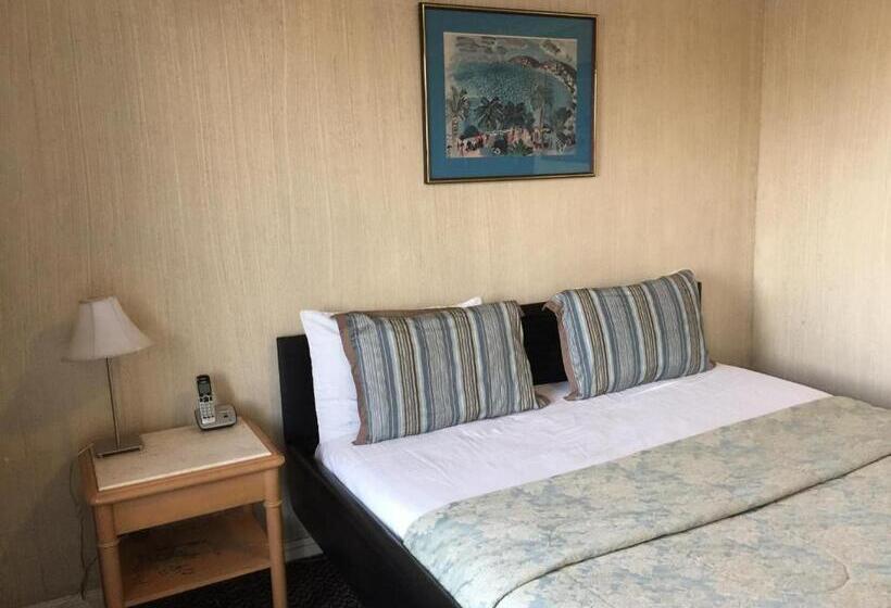 Mayflower Motel