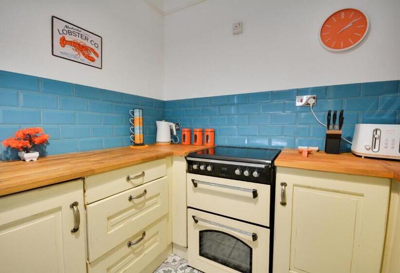 פנסיון Cosy 2bd Flat Near City And Beach   30 Percent Off Long Term Bookings