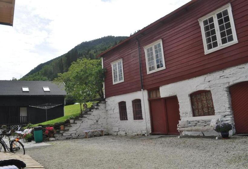 펜션 Døsen Gård