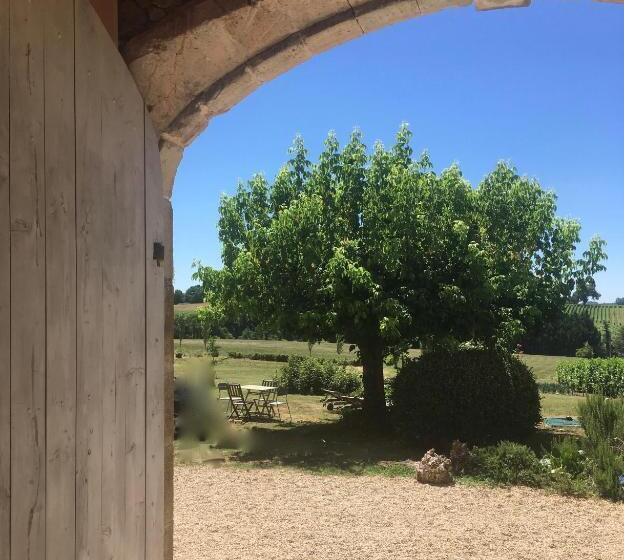 بنسيون Les Foucauds