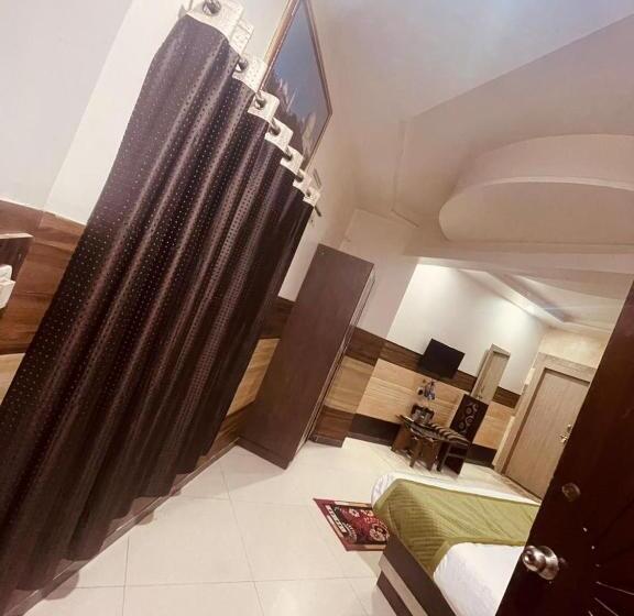 Alpine By The Golden Taj Group And Hotels