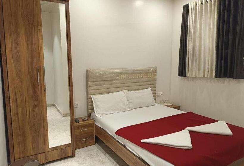 酒店 Nirvana Lodging & Boarding