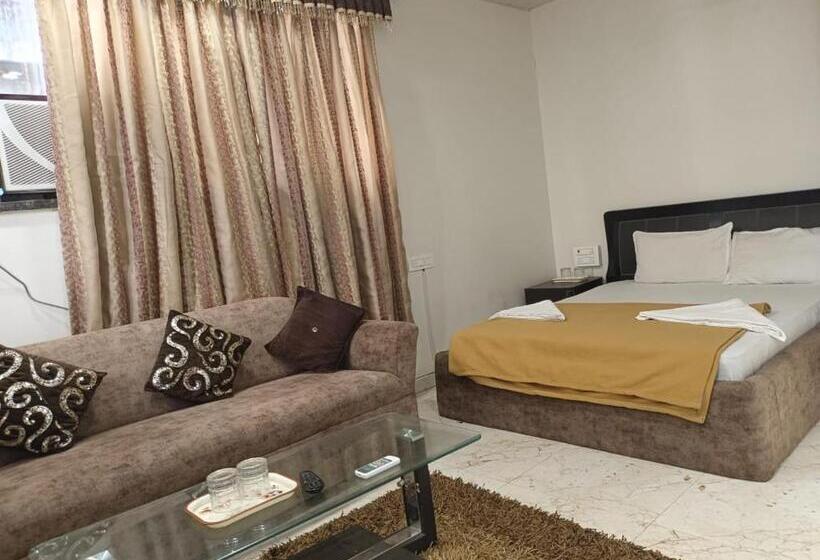 酒店 Nirvana Lodging & Boarding