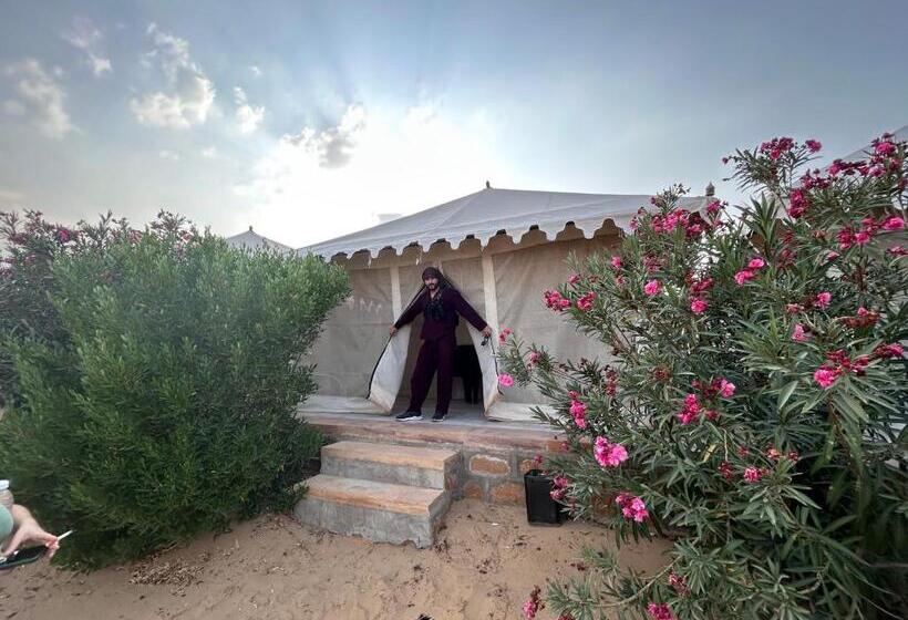호텔 Royal Exotic Luxury Desert Camp