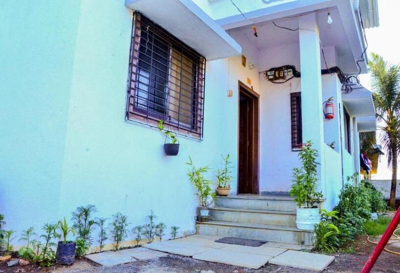 ホテル Tridev Coastal Villa Alibag