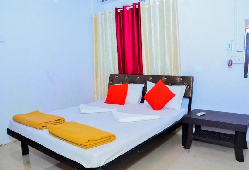 ホテル Tridev Coastal Villa Alibag