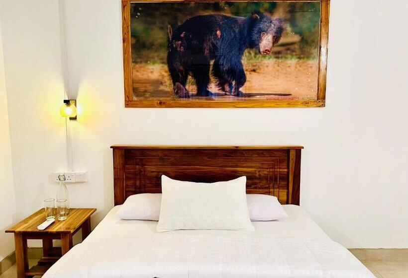 ホテル Wilpattu Blue Sapphire Lite   B&b