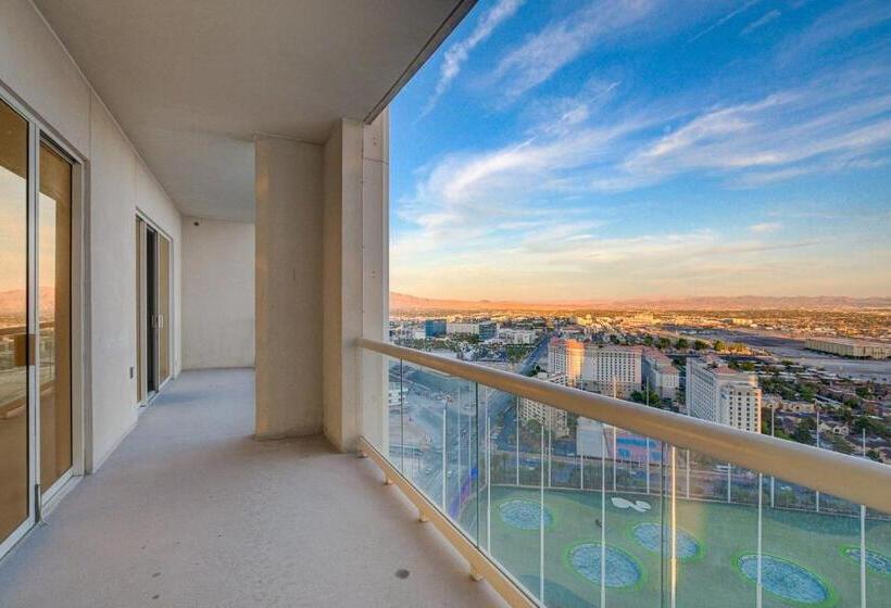 29th Ph Mgm Signature Suite With A Massive Balcony