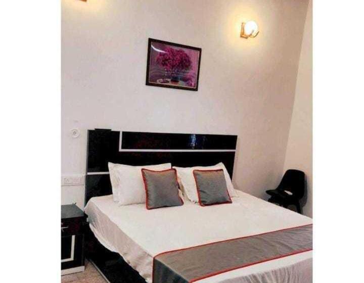 Oyo E Hotel Ansal