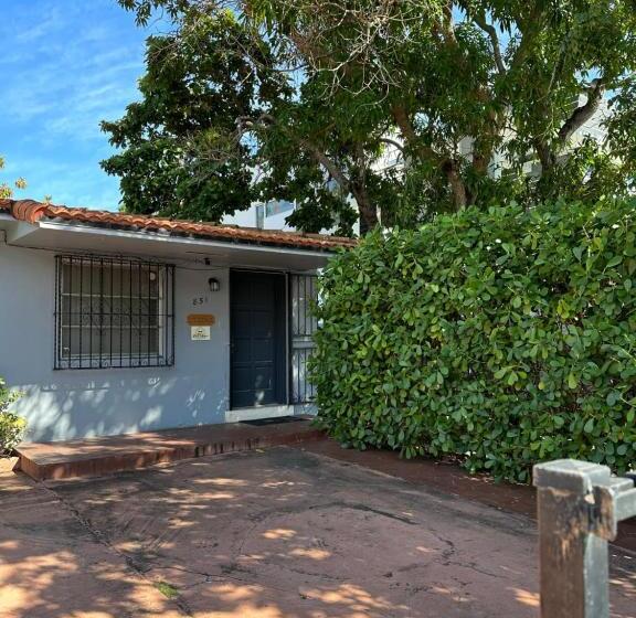 פנסיון Miami House 2