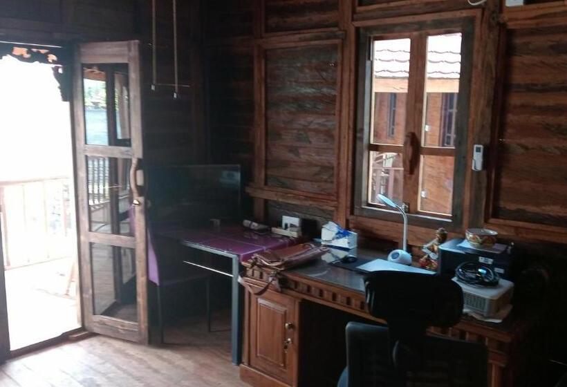 리조트 Melasti Mountain Villa, Amed Bali   Agung Room 4