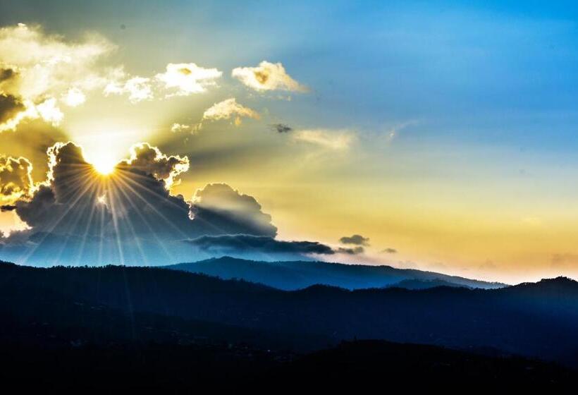 Shree Parijat Resort At Mukteshwar Hill Station With Himalayan View