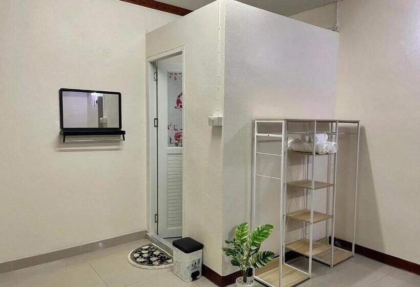 2b Cozy Hostel ตรัง