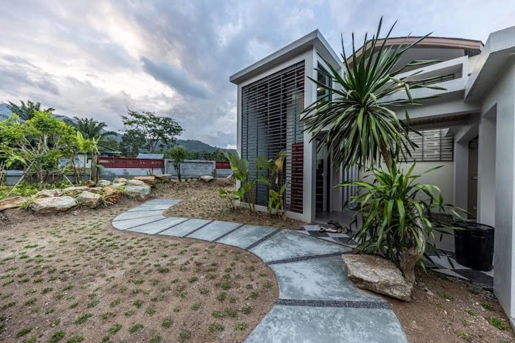 تختخواب و صبحانه ขนอม คิริณณ์ Khanom Kirin Private Pool Villa