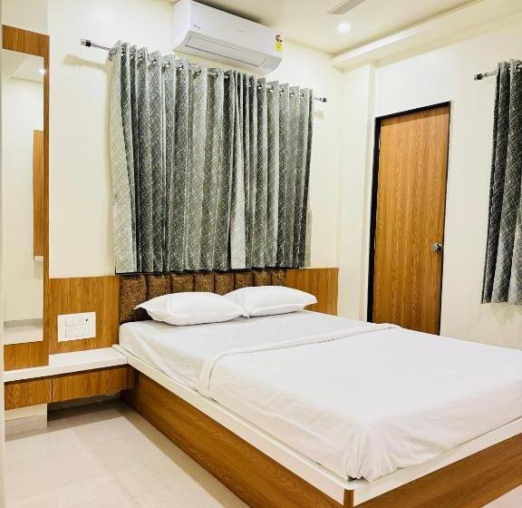 호텔 Ekant Family Restaurant And Lodging
