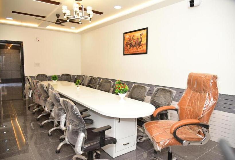 فندق Geetanjali Excellency