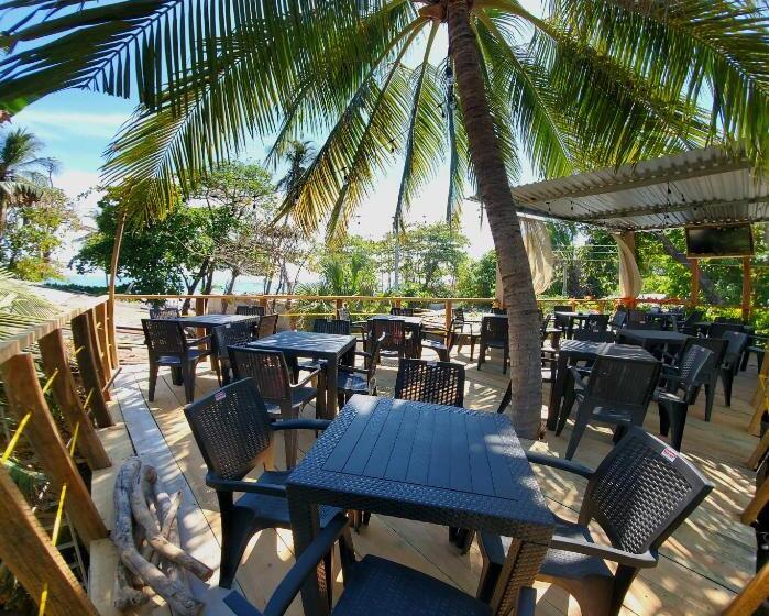هتل Hostal Copacabana Sv