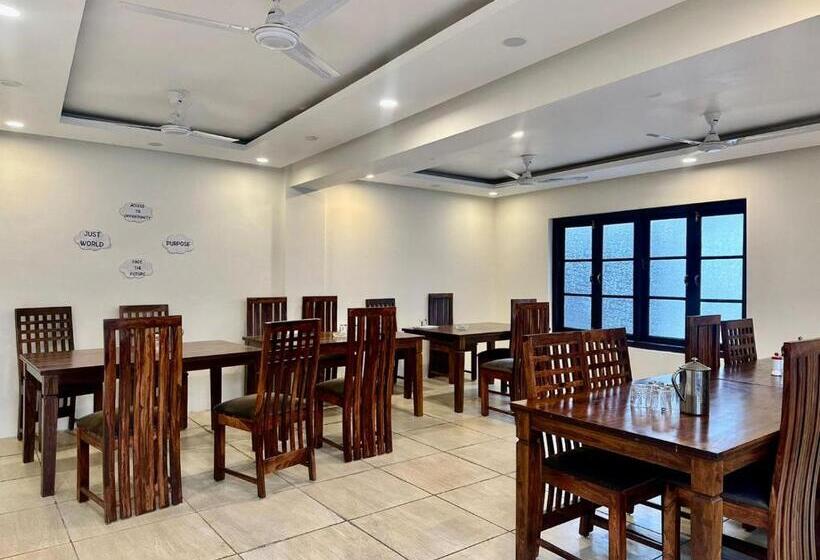 فندق Main Street Inn