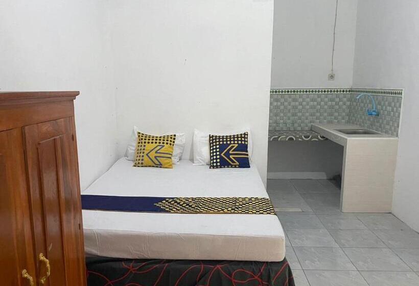 فندق Spot On 93555 Triple N Homestay