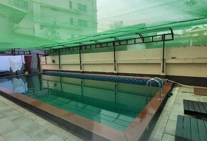 هتل Sunrise East 2