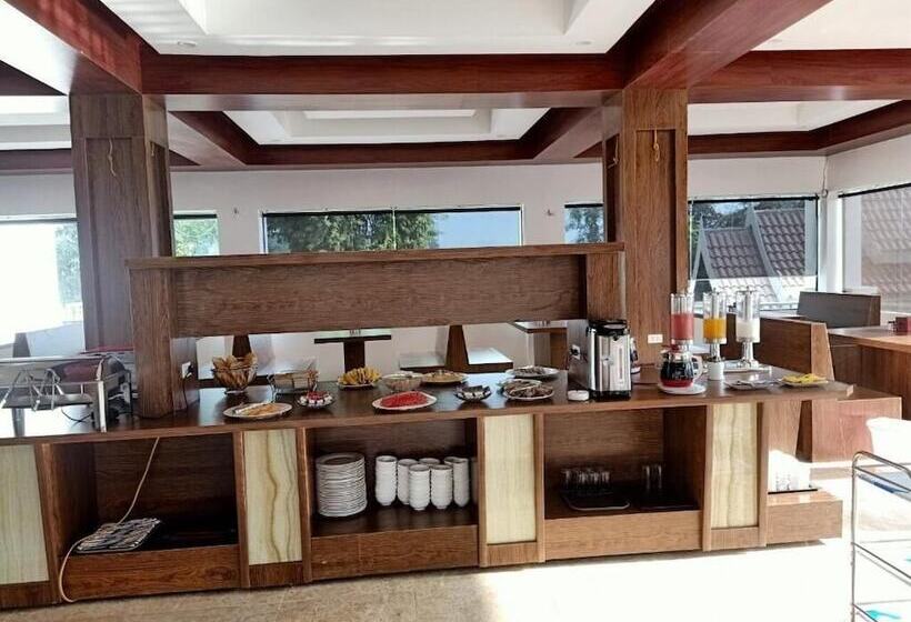 هتل Vang Vieng Garden Villa