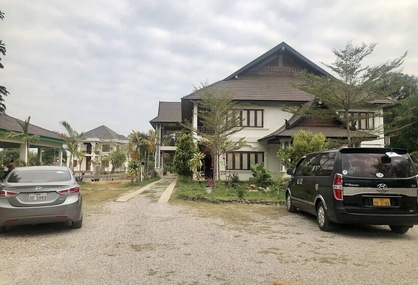 هتل Vang Vieng Garden Villa