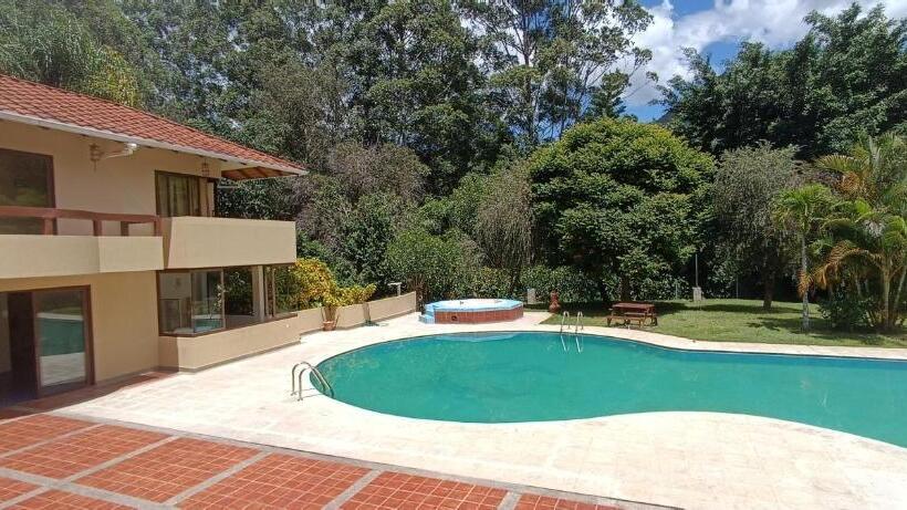 پانسیون La Rivera Chamba