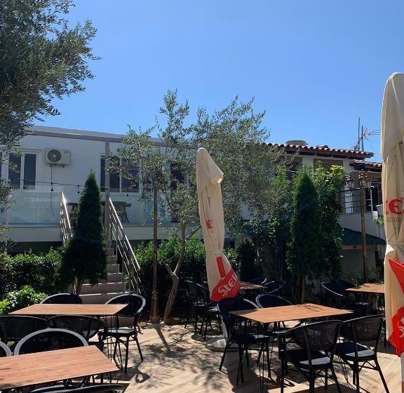 پانسیون Oxhaku Guest House
